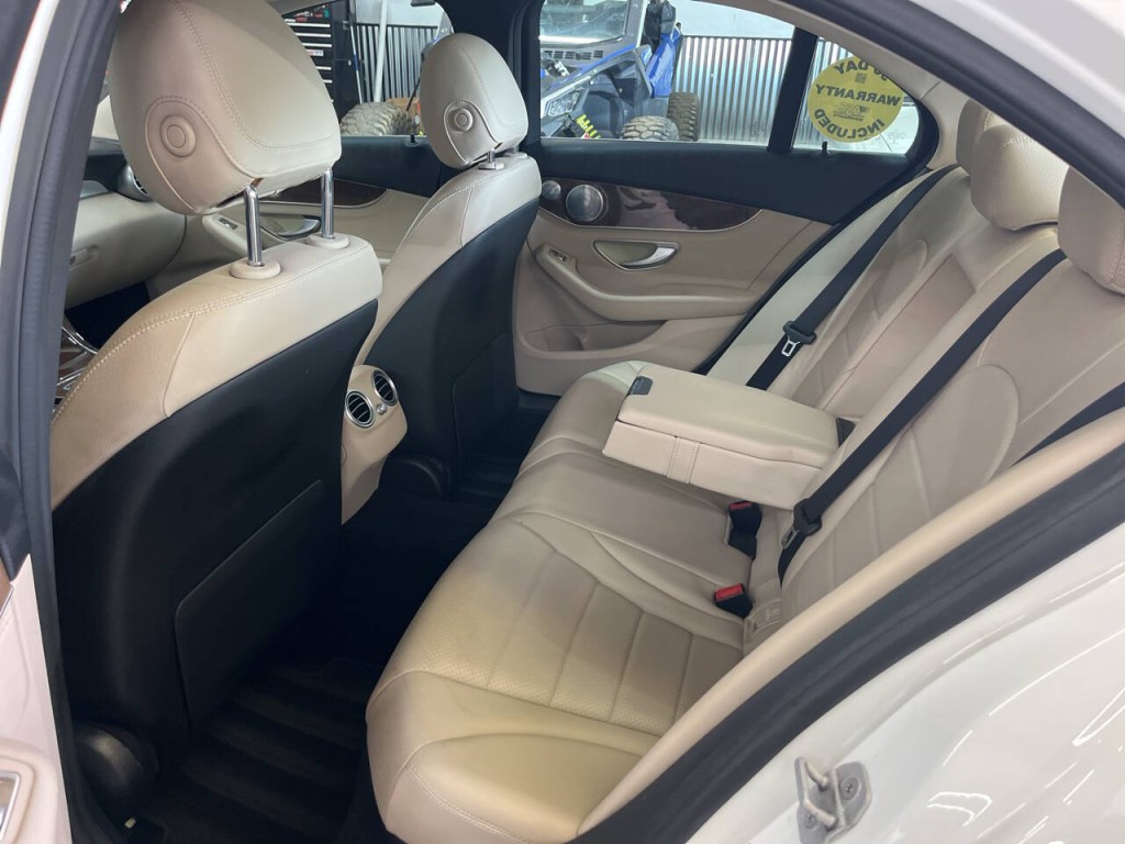 2016 Mercedes-Benz C-Class Image 15