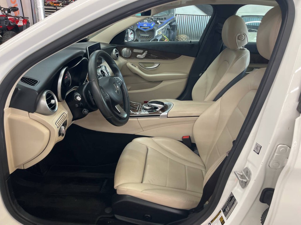 2016 Mercedes-Benz C-Class Image 17