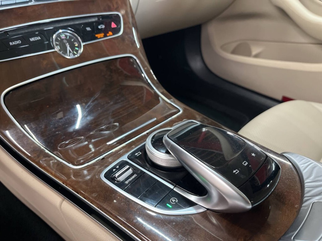 2016 Mercedes-Benz C-Class Image 20