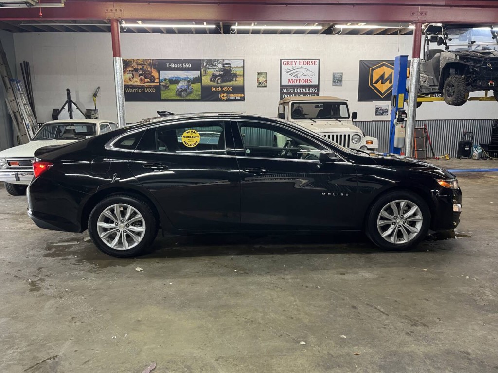 2023 Chevrolet Malibu Image 2