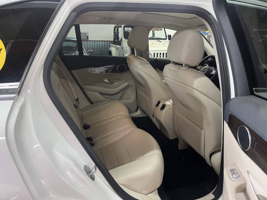 2019 Mercedes-Benz GLC-Class Image 11
