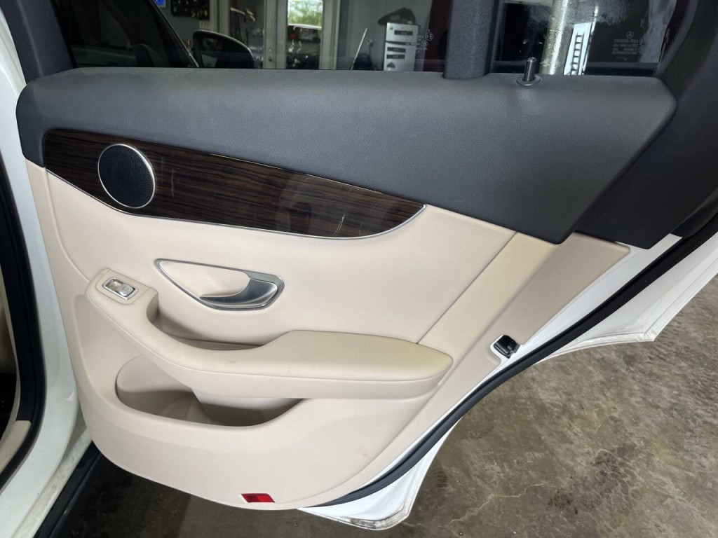 2019 Mercedes-Benz GLC-Class Image 12