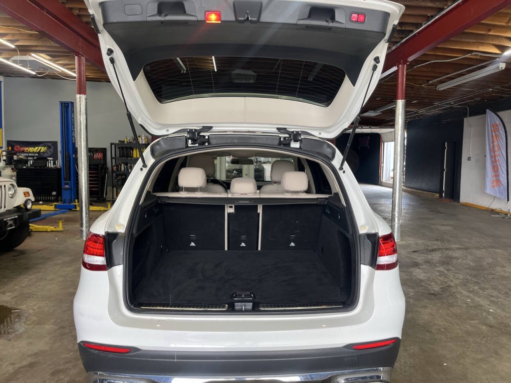 2019 Mercedes-Benz GLC-Class Image 13