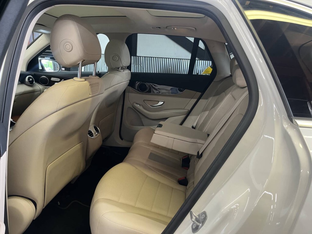 2019 Mercedes-Benz GLC-Class Image 15