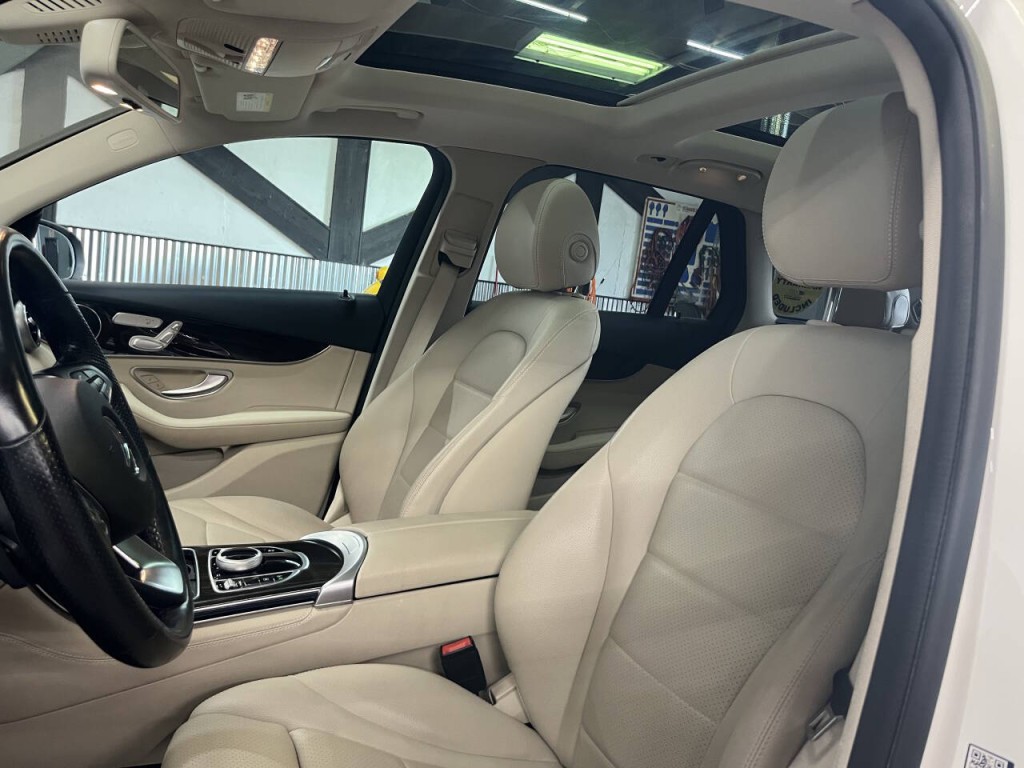 2019 Mercedes-Benz GLC-Class Image 17