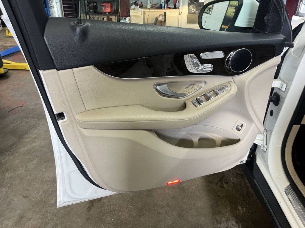 2019 Mercedes-Benz GLC-Class Image 18