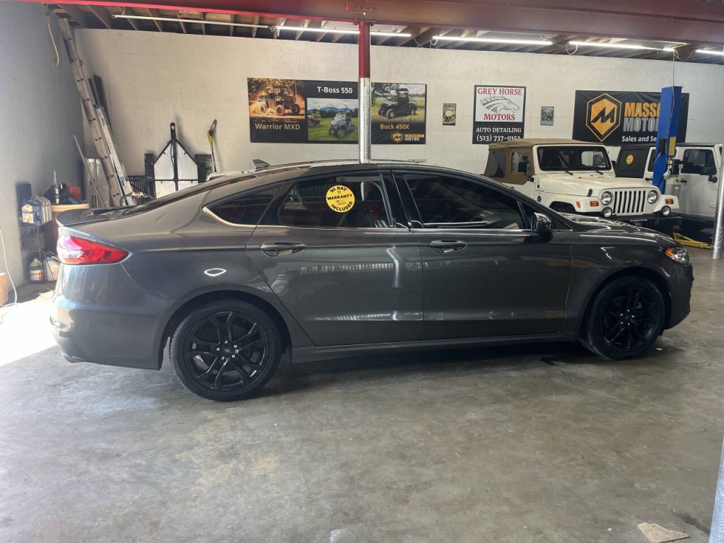 2019 Ford Fusion Image 2