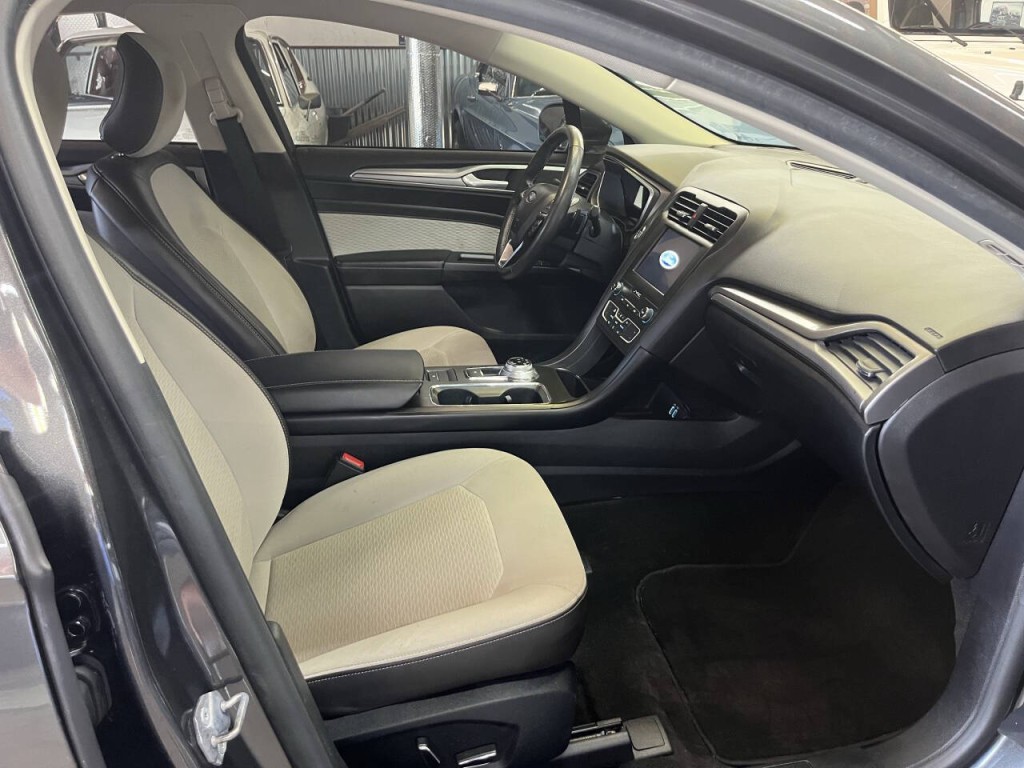 2019 Ford Fusion Image 9