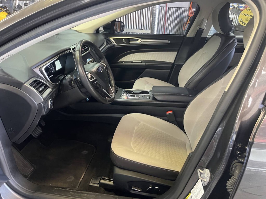 2019 Ford Fusion Image 16
