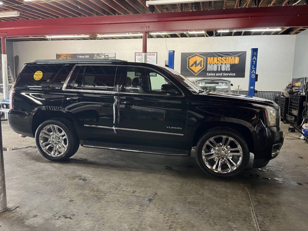 2018 GMC Yukon Image 2