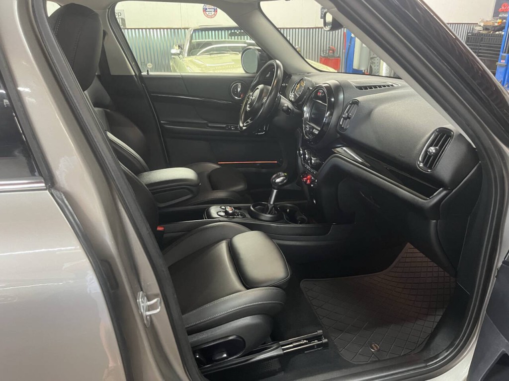 2019 MINI Countryman Image 9