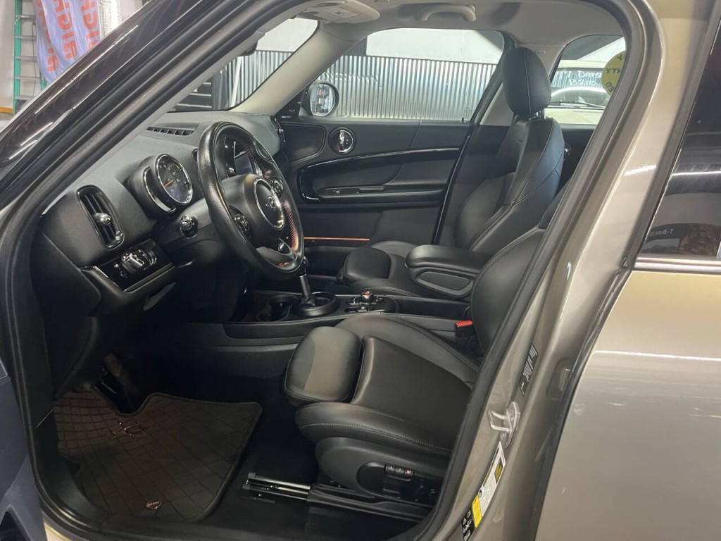 2019 MINI Countryman Image 17