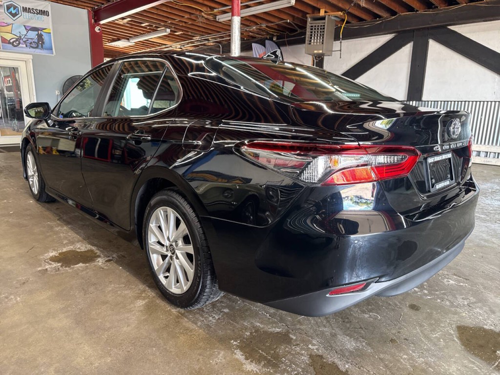 2021 Toyota Camry Image 7