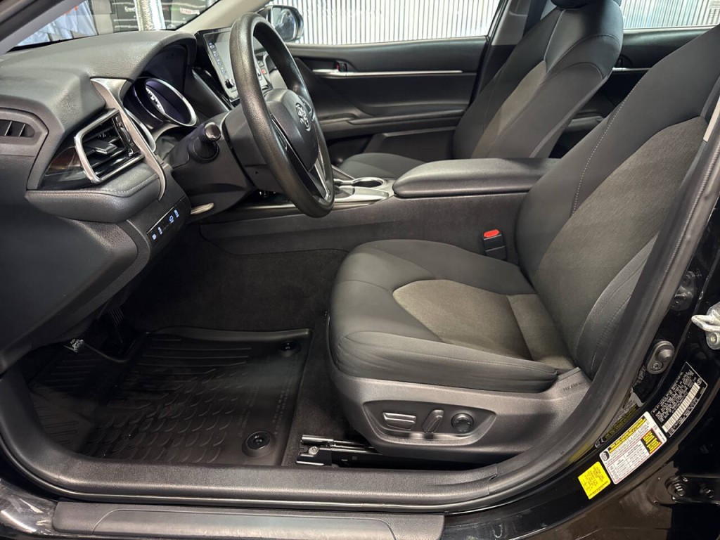 2021 Toyota Camry Image 16