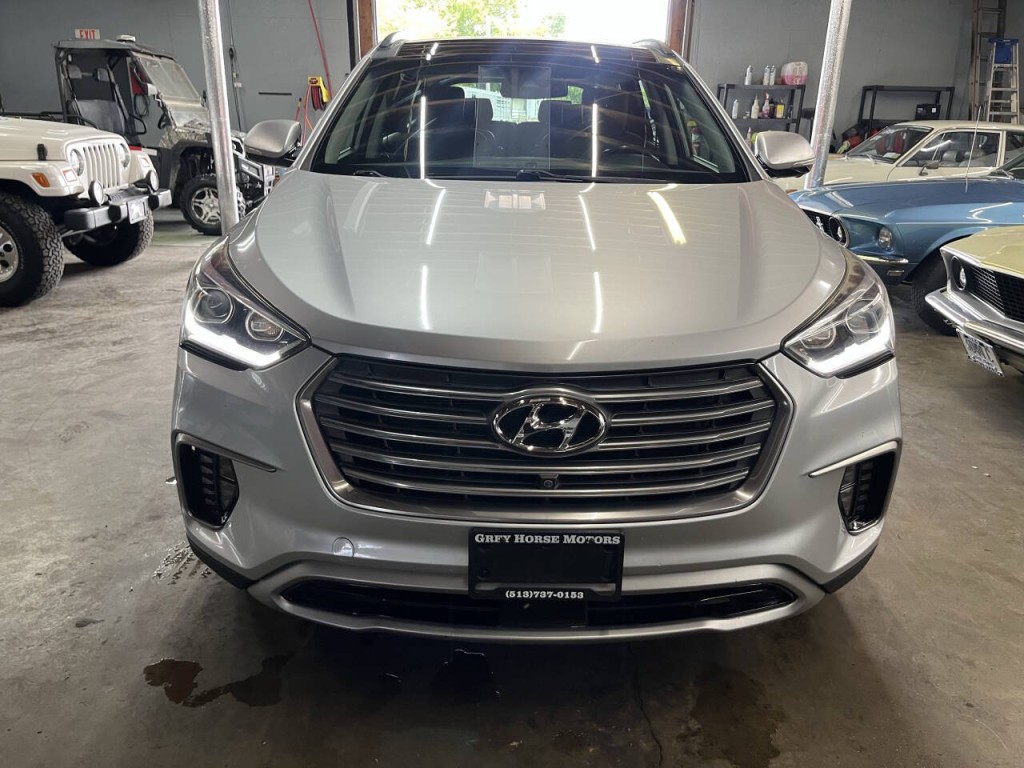 2017 Hyundai Santa Fe Image 4