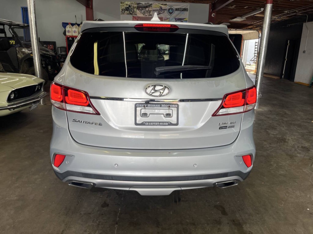 2017 Hyundai Santa Fe Image 7