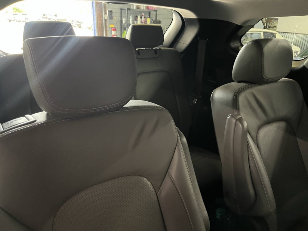 2017 Hyundai Santa Fe Image 13