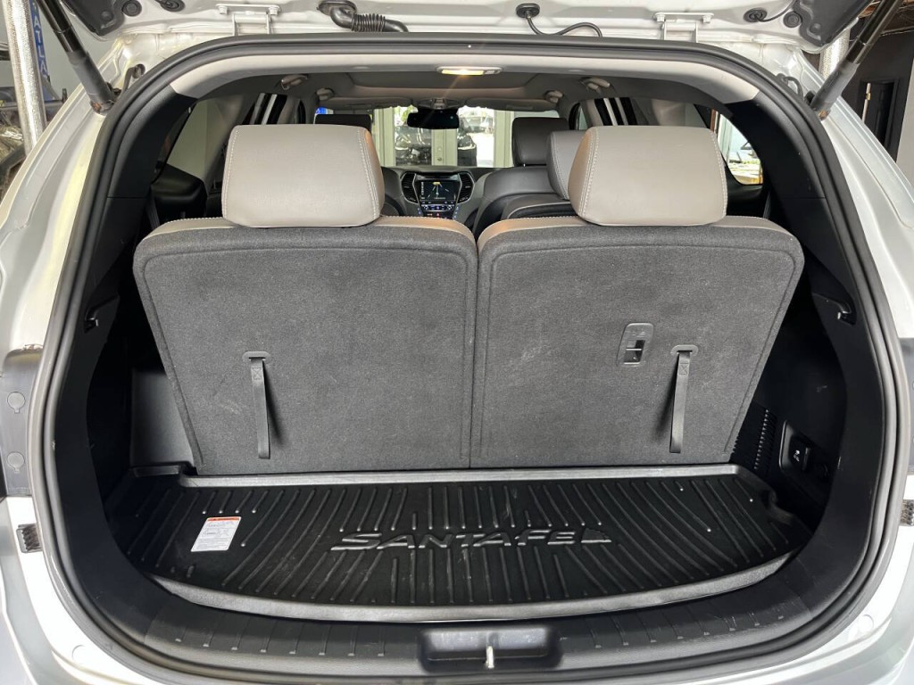 2017 Hyundai Santa Fe Image 15