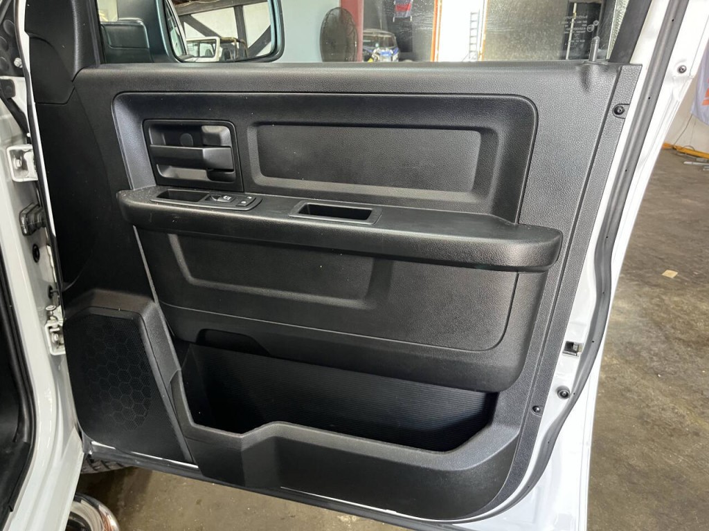 2016 RAM 1500 Image 10