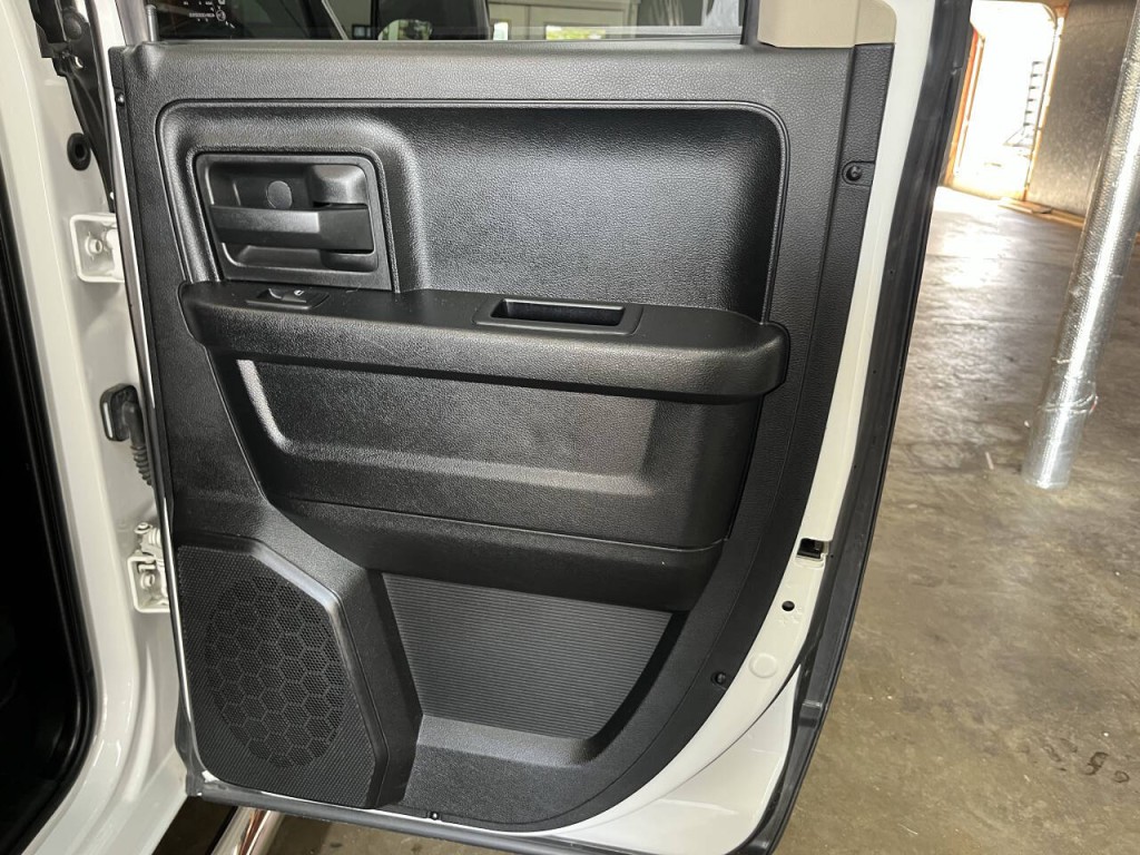 2016 RAM 1500 Image 12