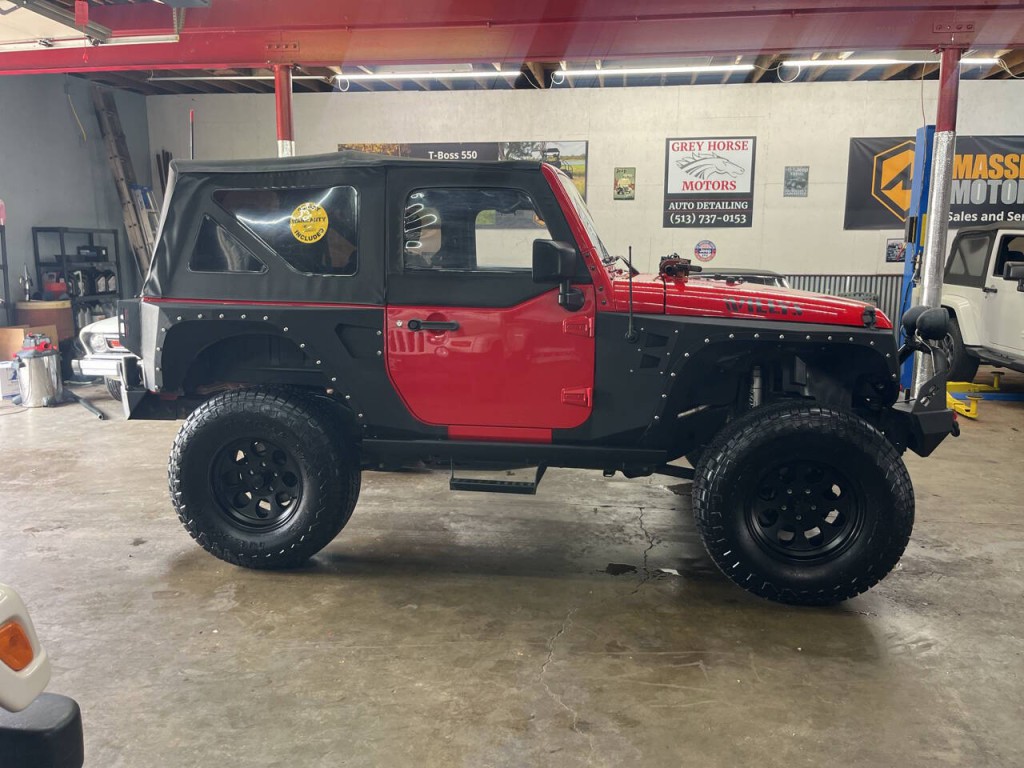 2017 Jeep Wrangler Image 2