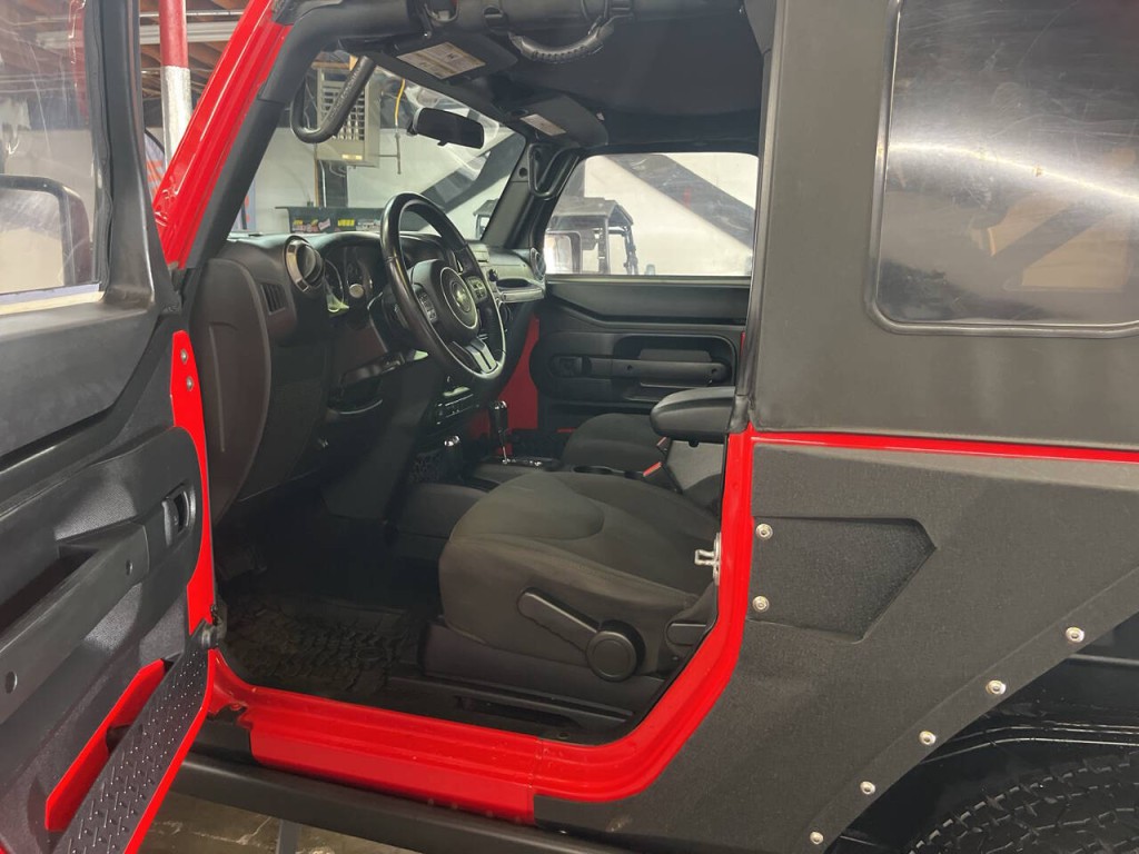 2017 Jeep Wrangler Image 14