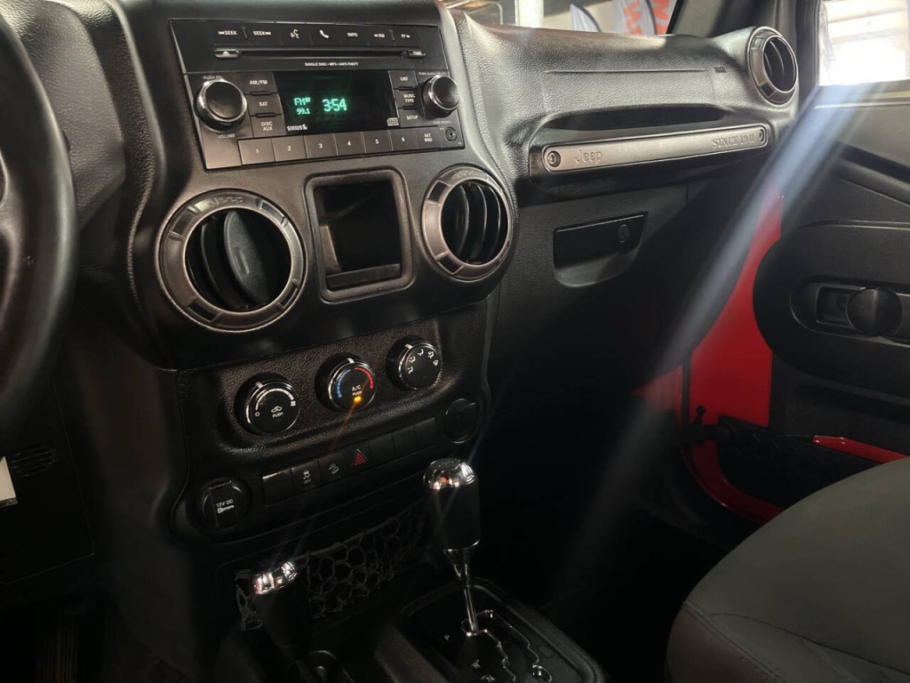 2017 Jeep Wrangler Image 16