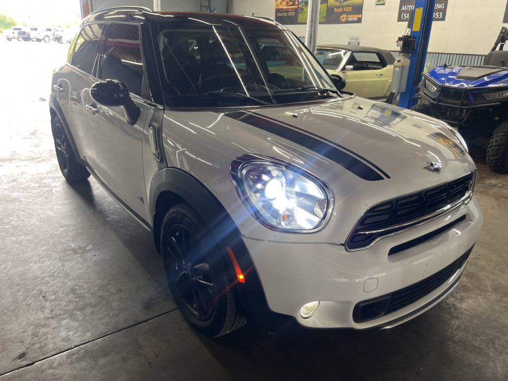 2016 MINI Countryman Image 3