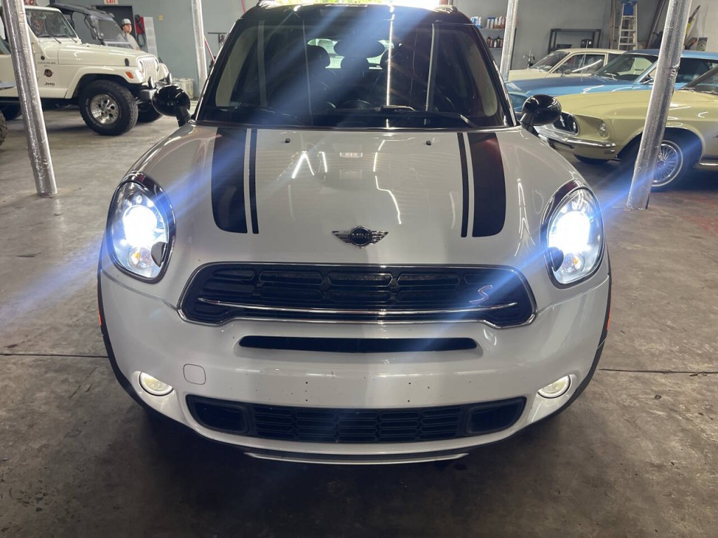 2016 MINI Countryman Image 4