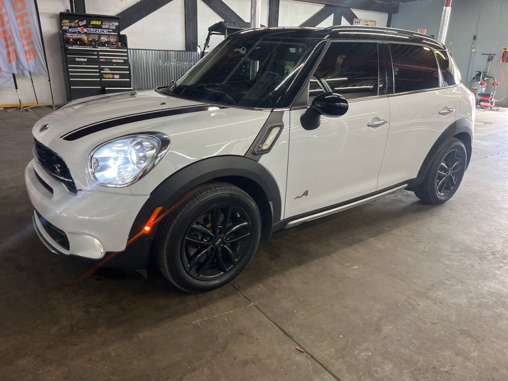 2016 MINI Countryman Image 5
