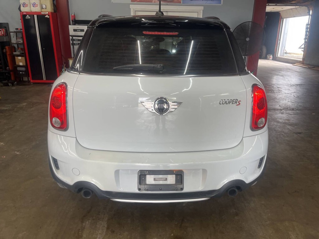 2016 MINI Countryman Image 7