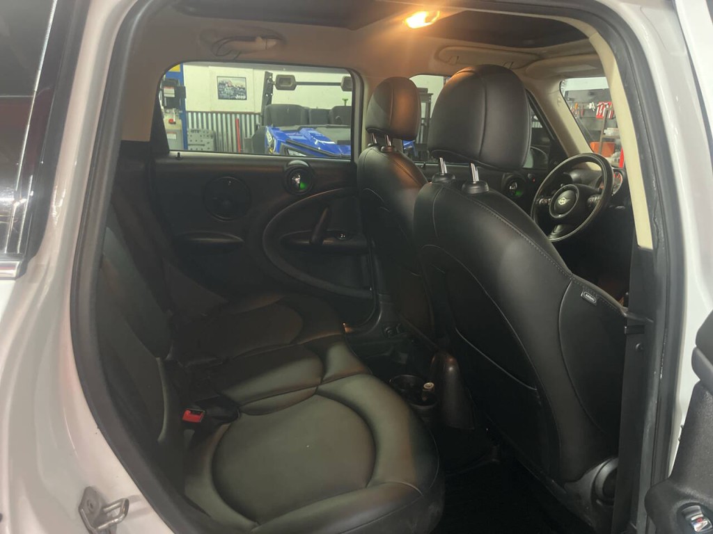 2016 MINI Countryman Image 11