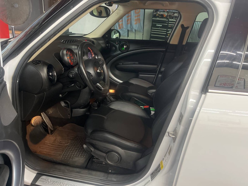 2016 MINI Countryman Image 17