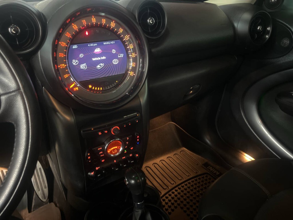 2016 MINI Countryman Image 20