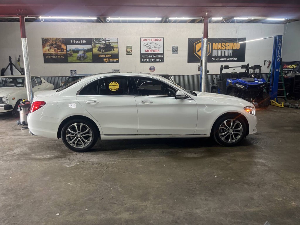 2016 Mercedes-Benz C-Class Image 2