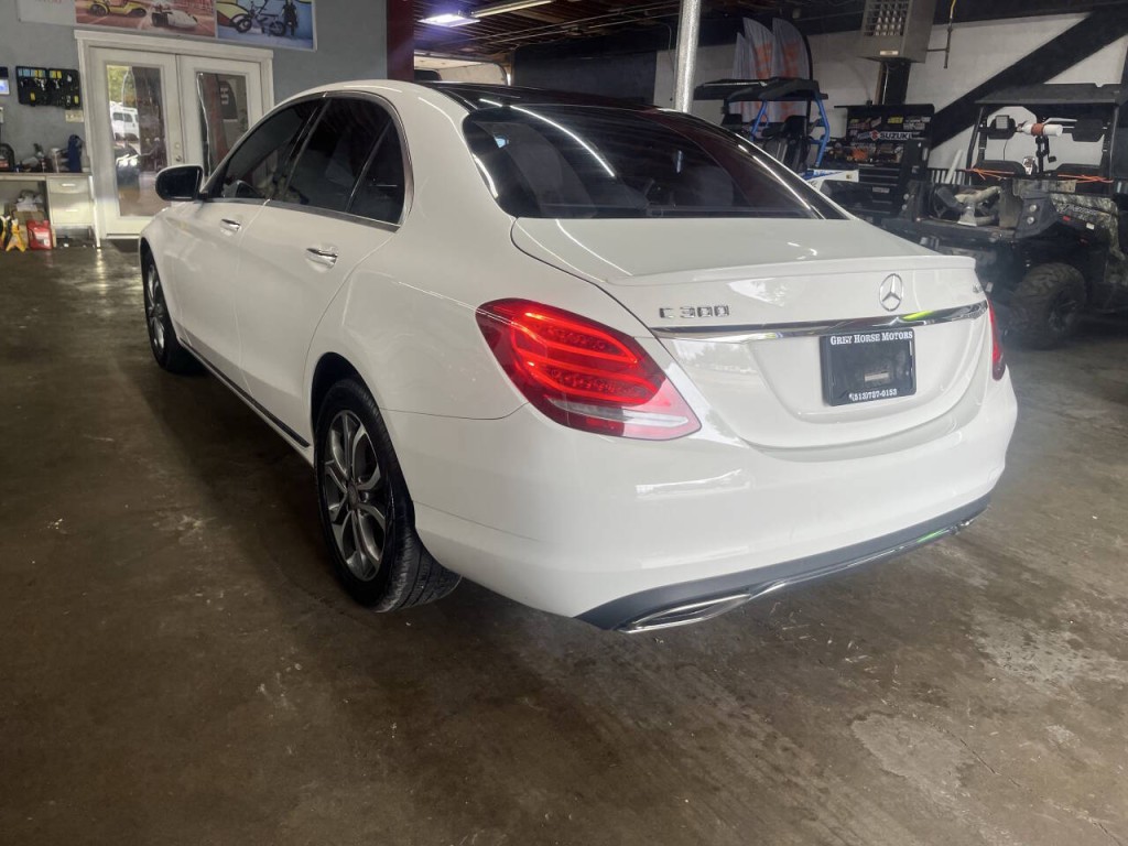 2016 Mercedes-Benz C-Class Image 6