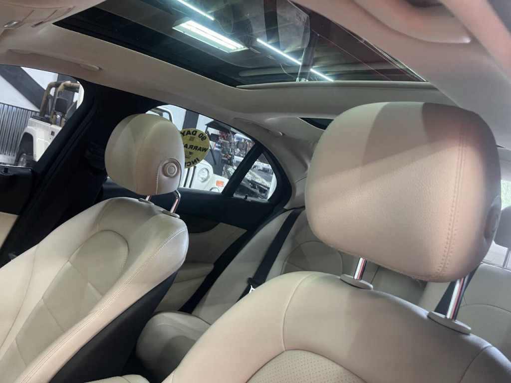 2016 Mercedes-Benz C-Class Image 20