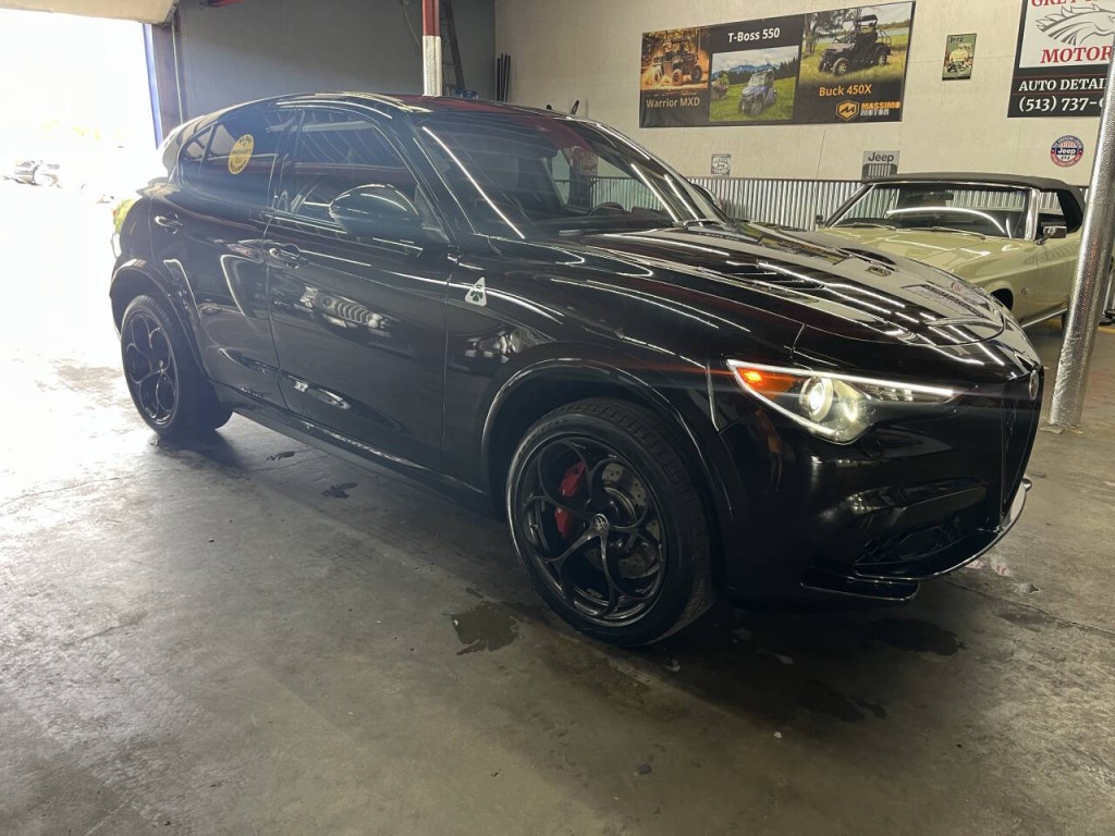 2019 Alfa Romeo Stelvio Image 4