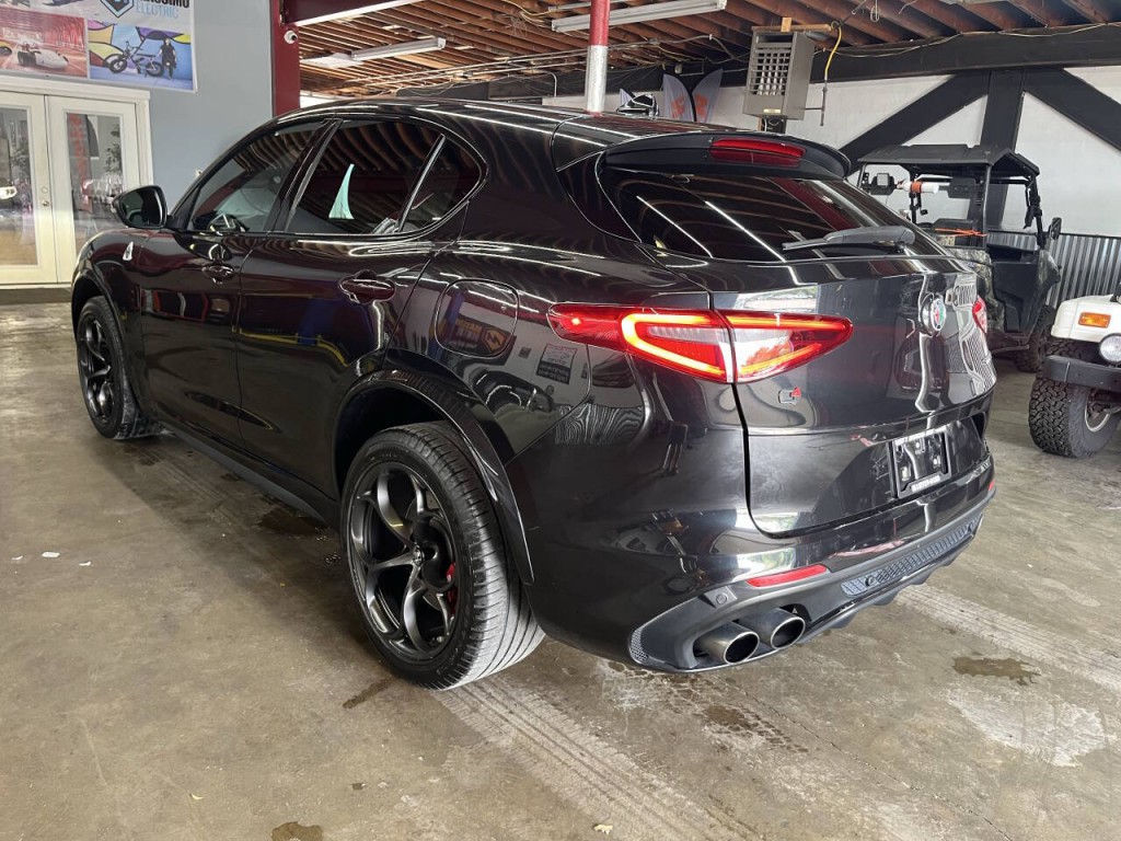 2019 Alfa Romeo Stelvio Image 7