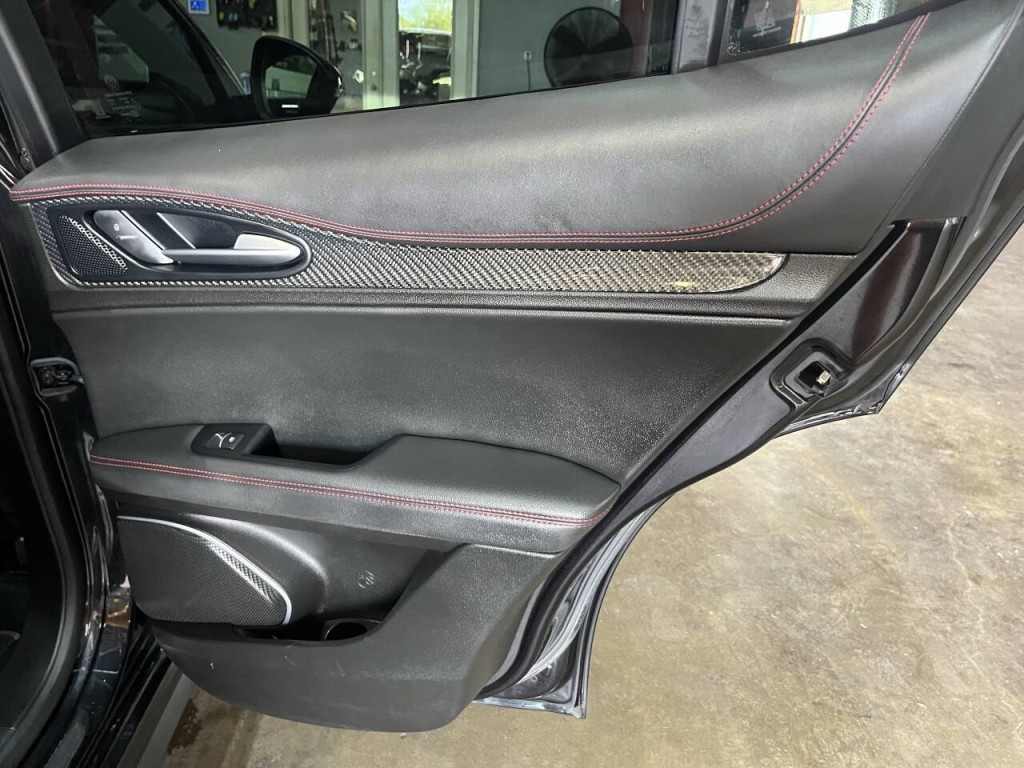 2019 Alfa Romeo Stelvio Image 13