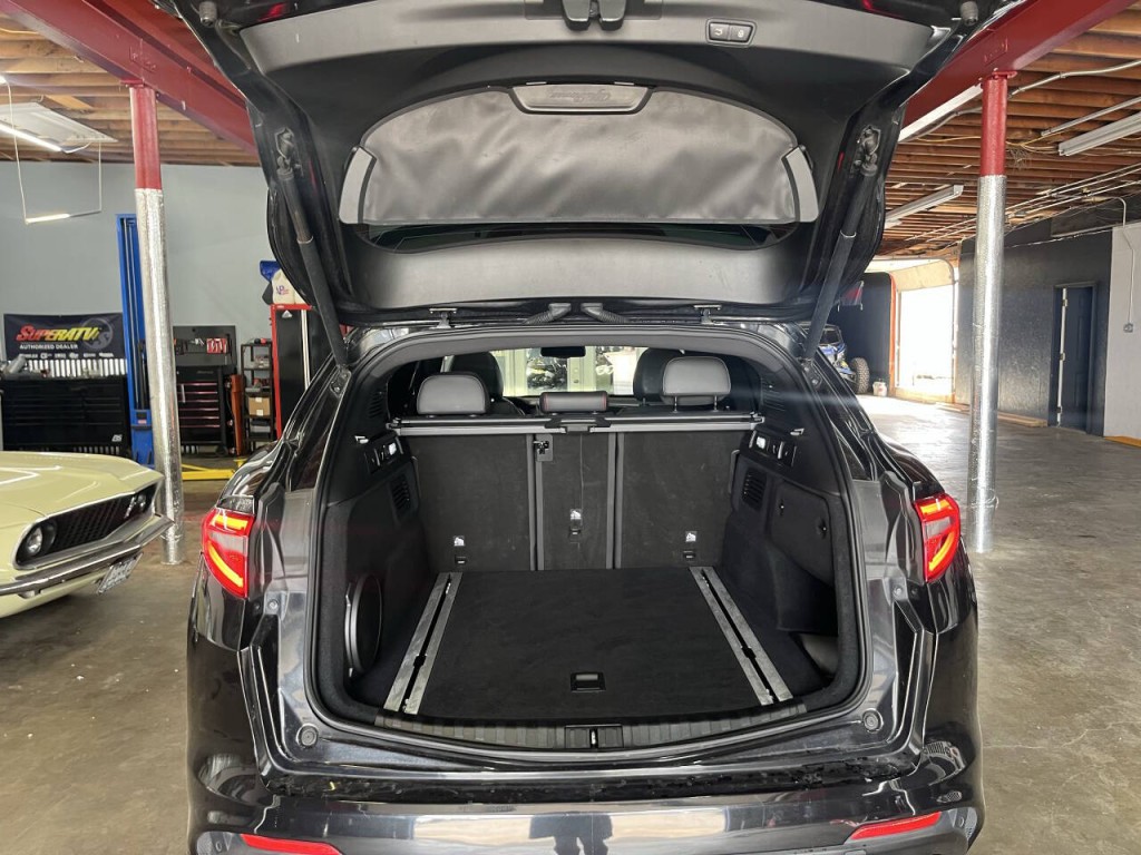2019 Alfa Romeo Stelvio Image 14