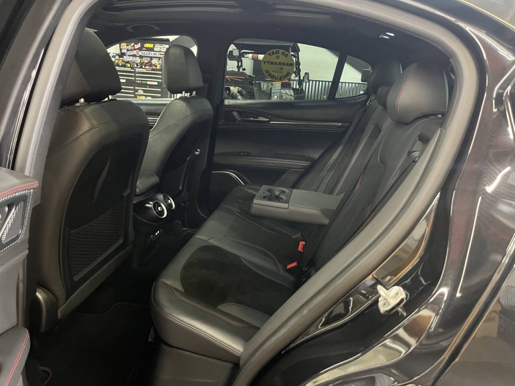 2019 Alfa Romeo Stelvio Image 16