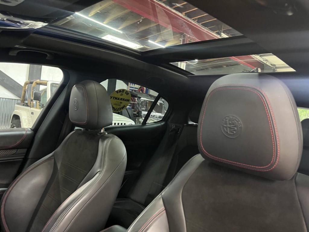 2019 Alfa Romeo Stelvio Image 23