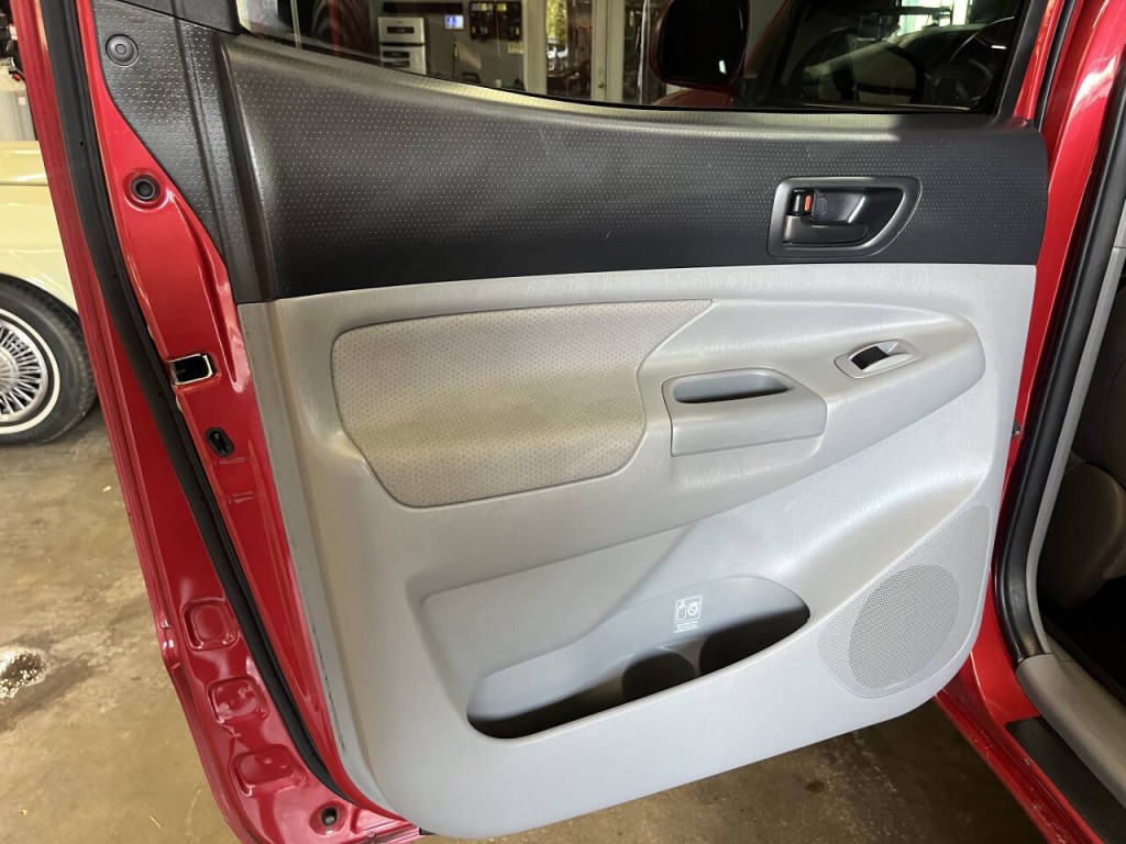 2011 Toyota Tacoma Image 15