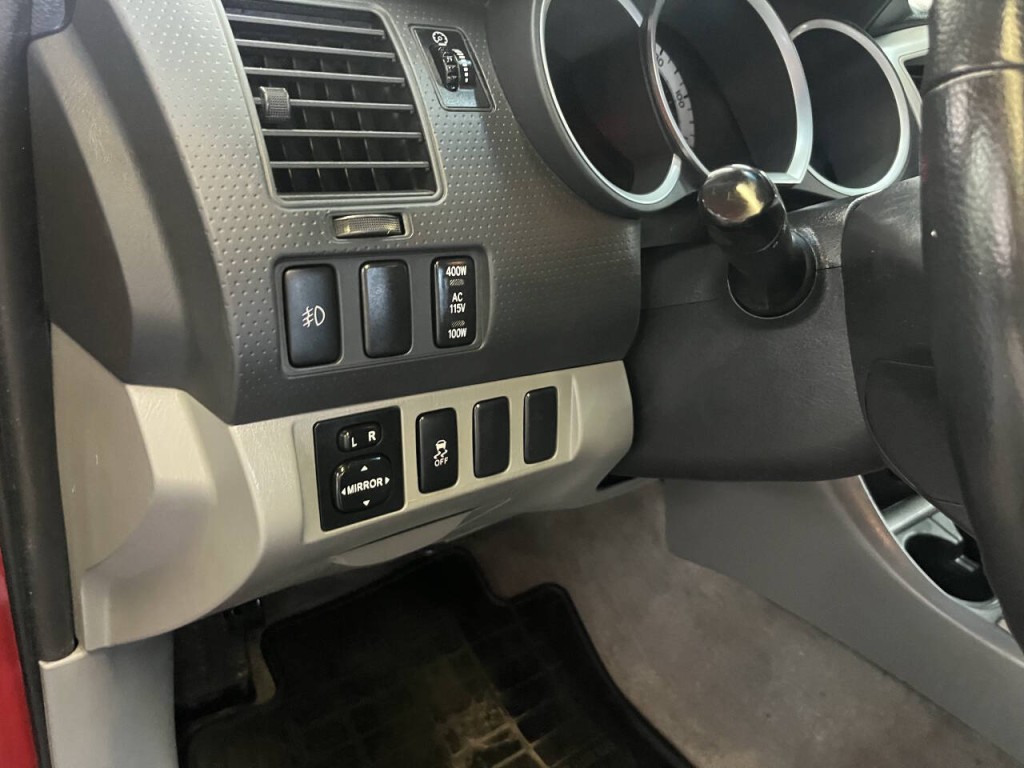 2011 Toyota Tacoma Image 21