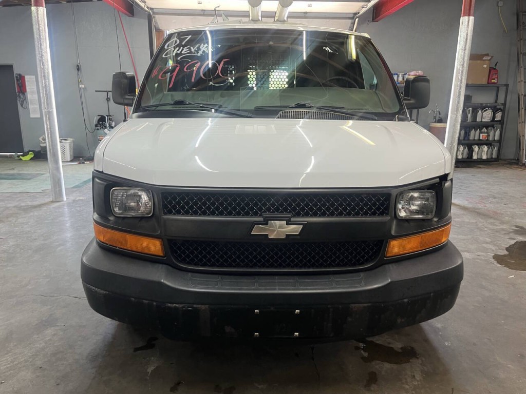 2007 Chevrolet Express Image 4