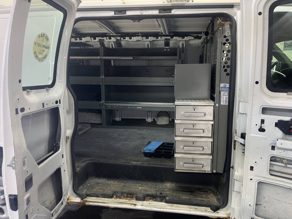 2007 Chevrolet Express Image 9
