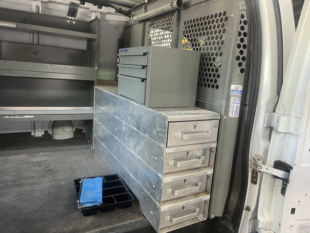 2007 Chevrolet Express Image 11