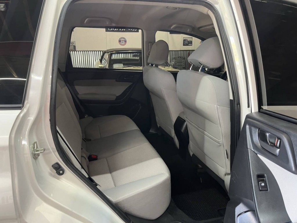 2014 Subaru Forester Image 11