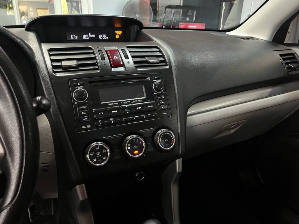 2014 Subaru Forester Image 19